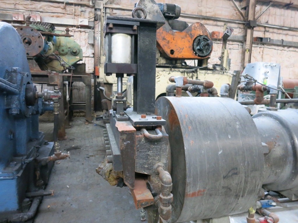 NRM 8" Sheeting Head Rubber Extruder