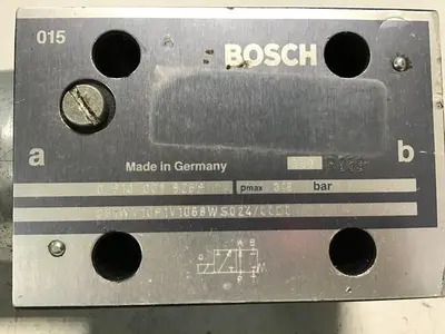 USED BOSCH 0 810 001 825