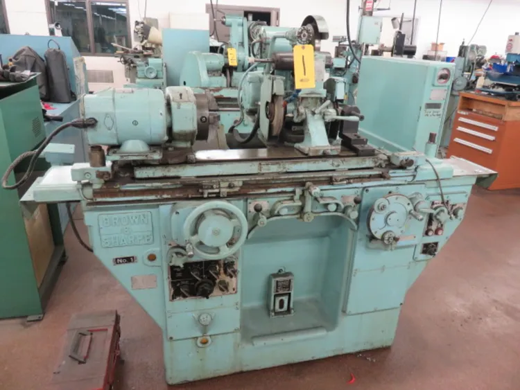 Used 1960 Brown & Sharpe #1, NEW 1960, I.D. ATTACH., AUTO CYCLE Cylindrical Grinders Including Plain & Angle Head New Jersey US | Machinery Values #302764