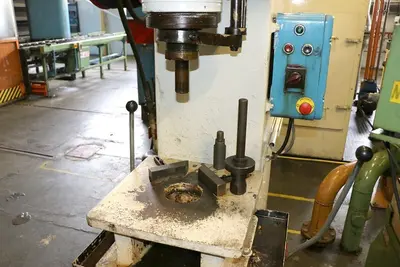 USED EITEL 25 TON