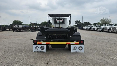 New | in-Stock 2027 MACK MD7 Rolloff Trucks Texas US | Roll Off Truck World #1491899