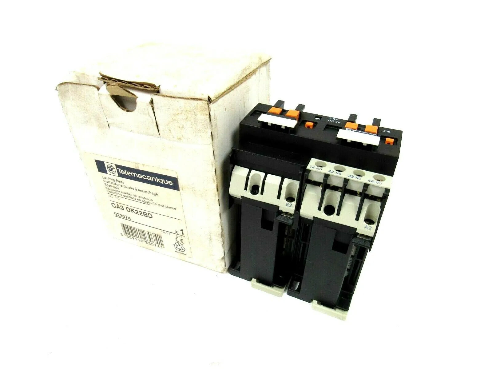 NEW TELEMECANIQUE CA3-DK22BD CONTROL RELAY 023074 CA3DK22BD