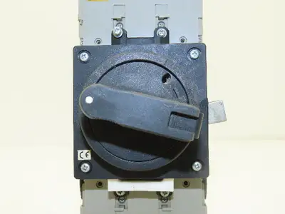Schneider EZC 250N EasyPact Circuit Breaker 150A 3-Pole 600VAC 250VDC Handle