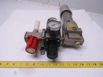 SMC IDG100-N04-P Membrane Air Dryer W/Regulator & Lock Out 1/2" NPT