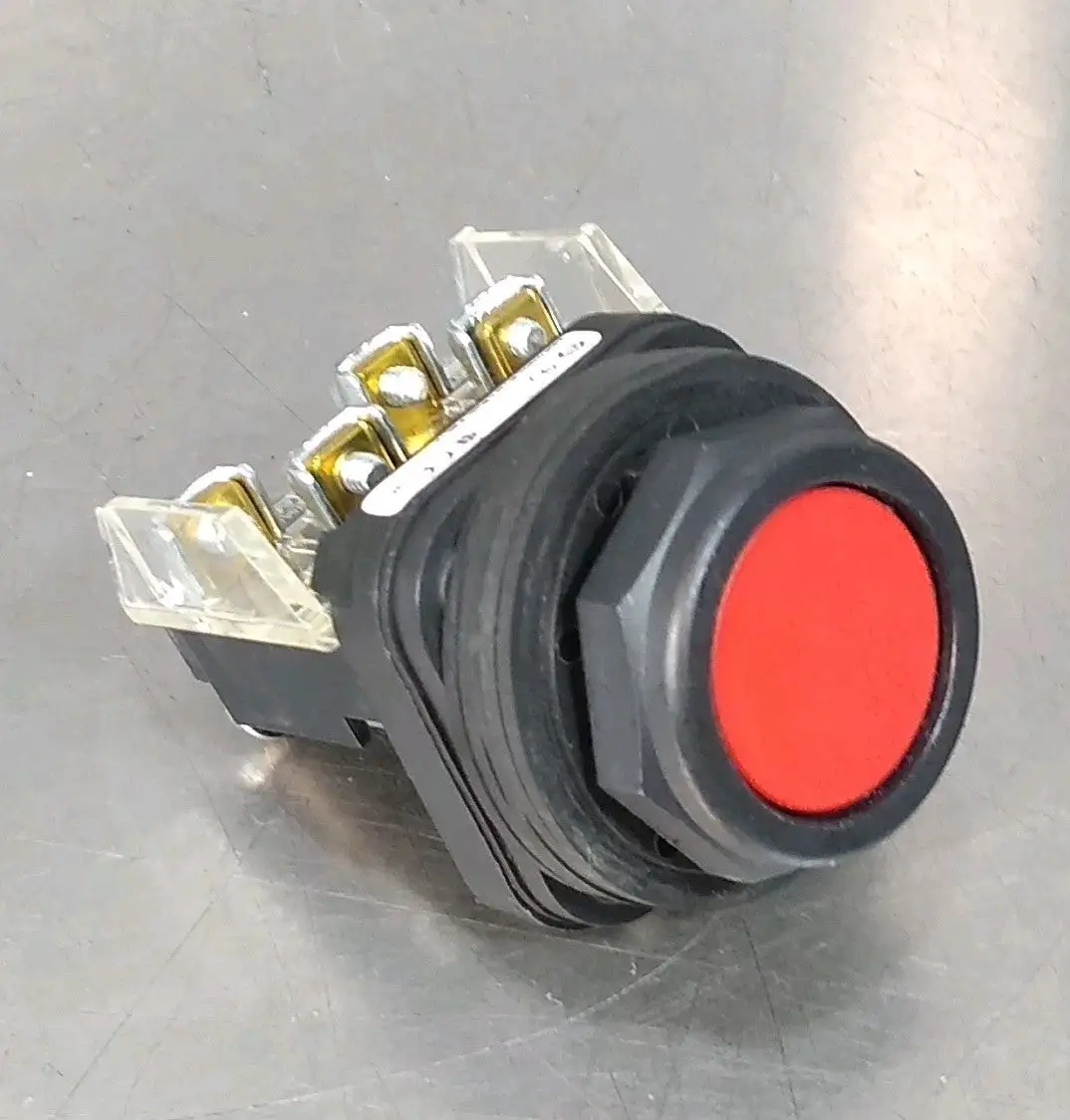 Allen Bradley 800H-AR1A/F Push Button Red Loc4D7