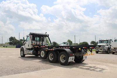 New | in-Stock 2027 WESTERN STAR 47X Hooklifts & Roll-Offs Texas US | Roll Off Truck World #1492010