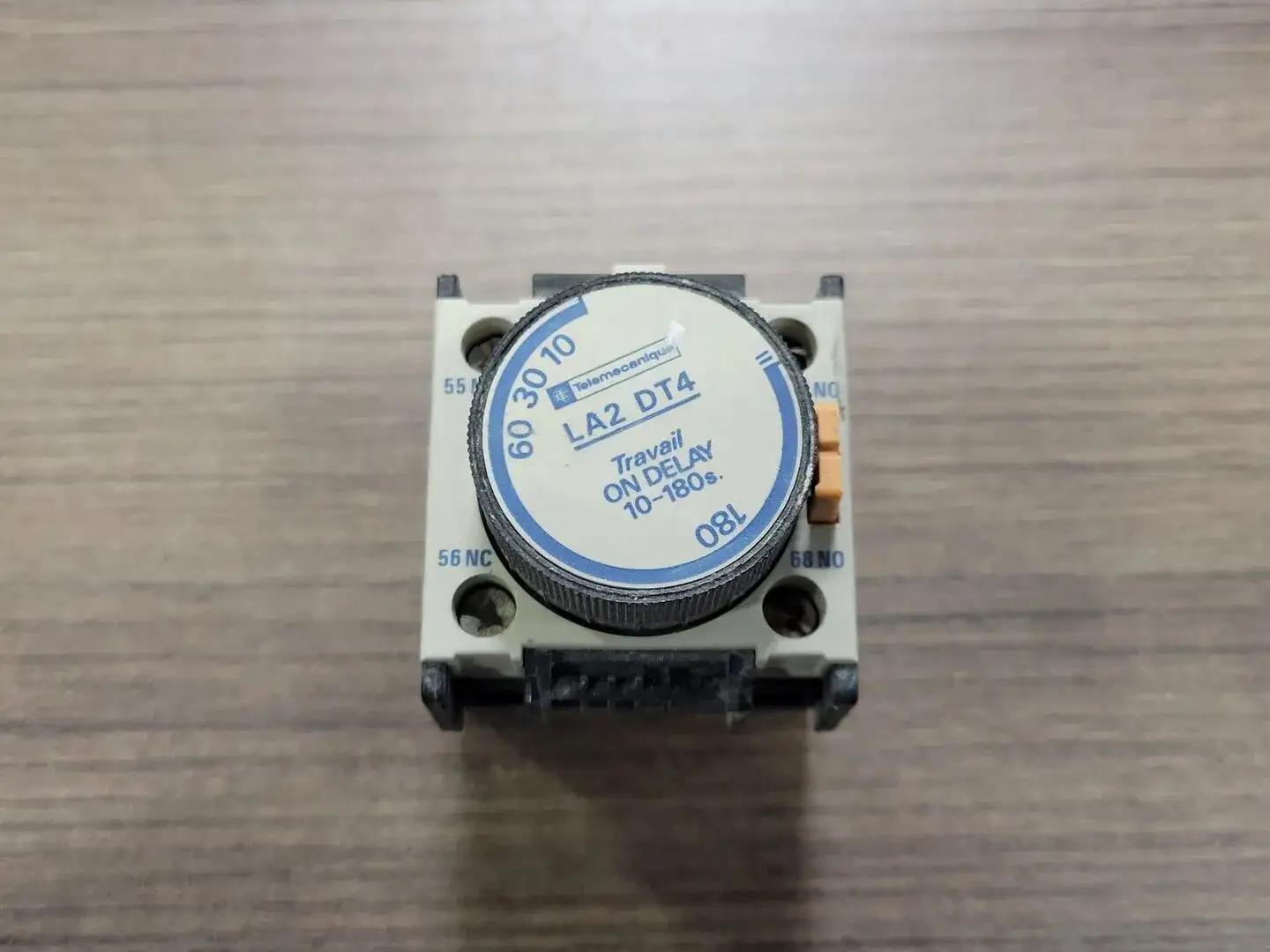 USED TELEMECANIQUE LA2-DT4