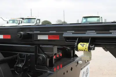 New | in-Stock 2027 MACK MD7 Rolloff Trucks Texas US | Roll Off Truck World #1491912