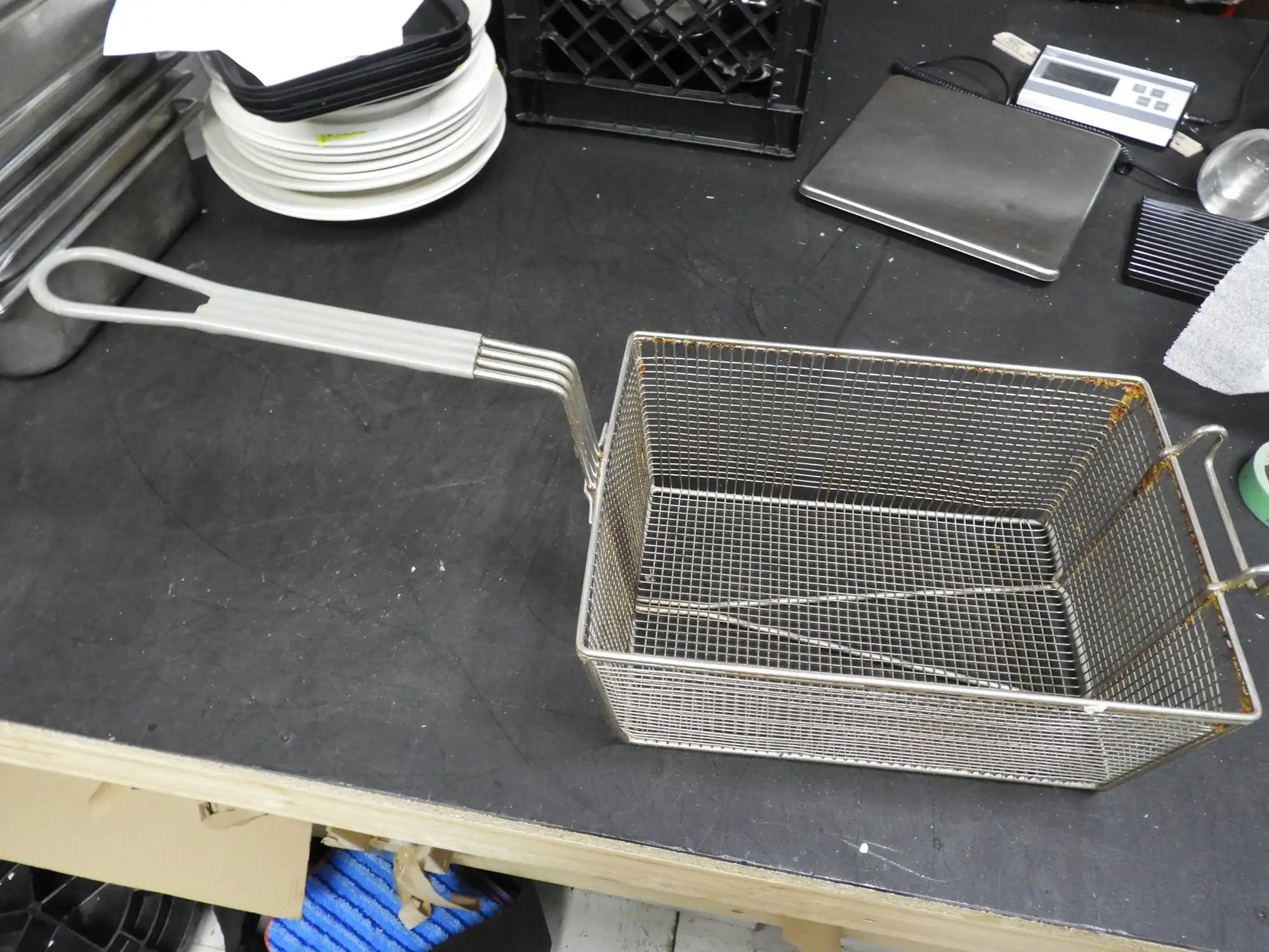 Used Winco Used Winco 13.5"x9.5"x6" Commercial Deep Fryer Basket Food, Restaurant, & Bakery Parts & Accessories Illinois US | Falcon Restaurant Supply #1376618
