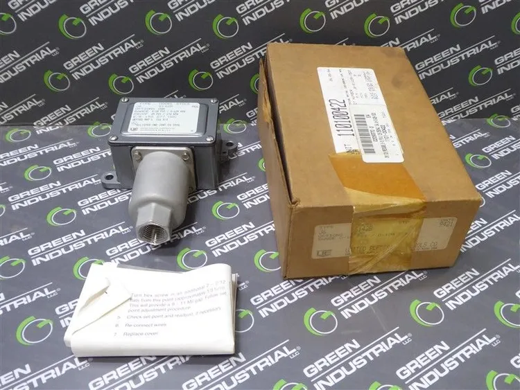 Used UNITED ELECTRIC S142B Pressure Switches | Green Industrial #682370