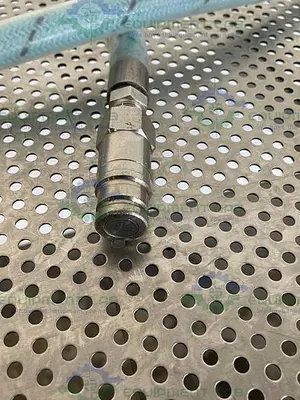 USED 74" FLEXIBLE HOSE W/ PARKER F9-502-8FP HYDRAULIC QUICK CONNECT HOSE COUPLING