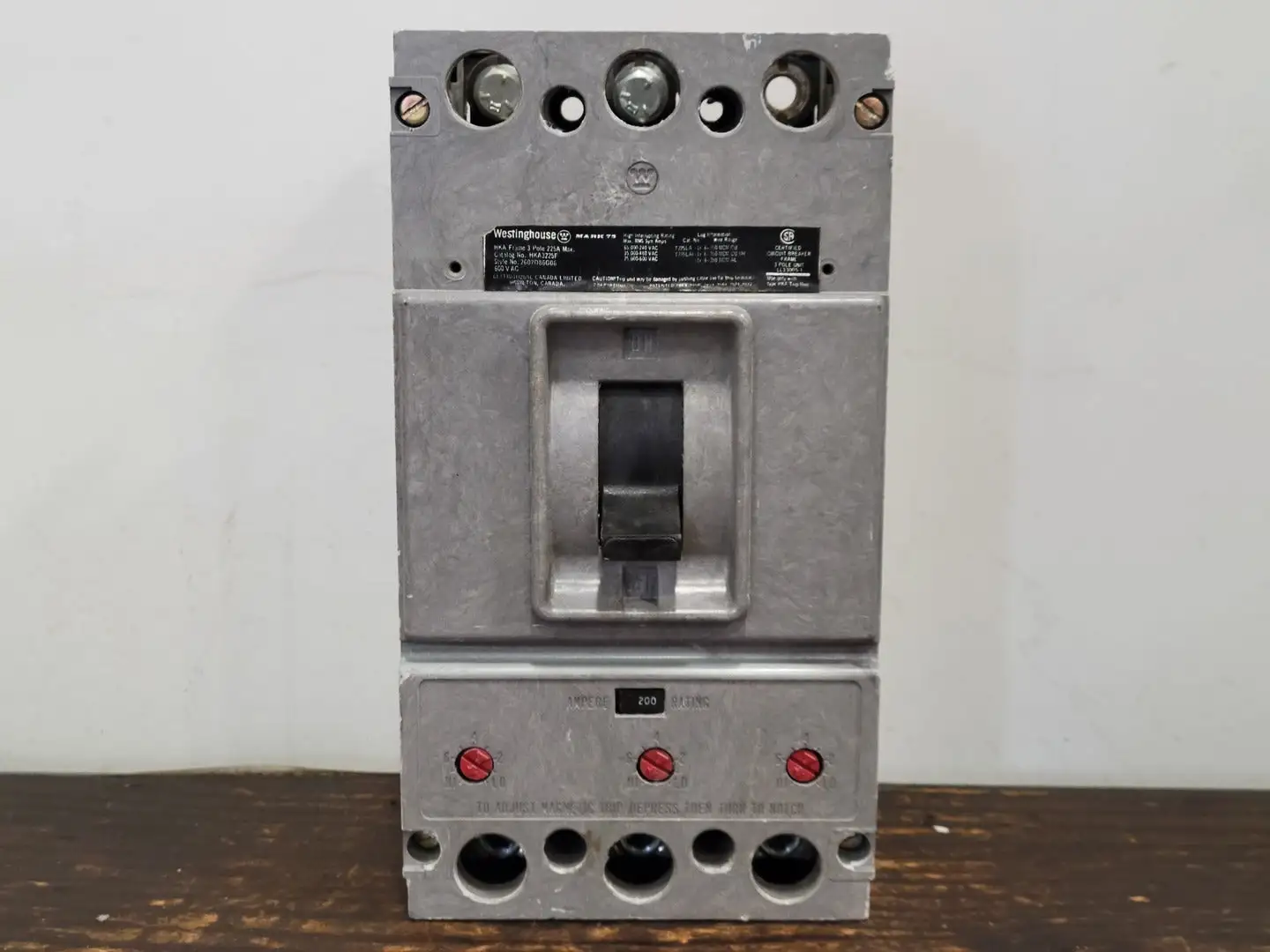 Used WESTINGHOUSE HKA3225F Switchgears British Columbia CA | Lenmark #242401