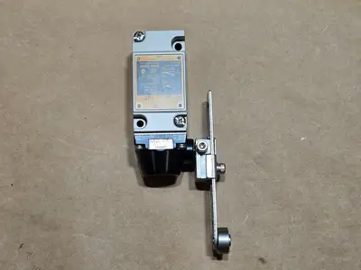 Used OMRON D4A-0500 Switchgears British Columbia CA | Lenmark #1438288