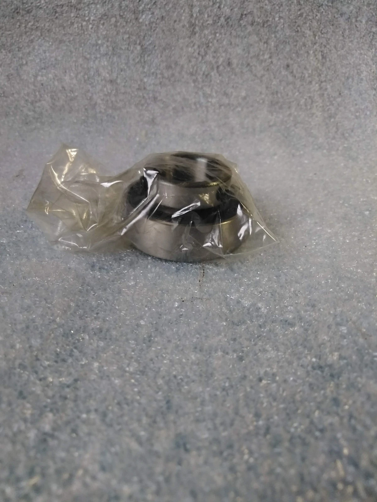 NEW AMI BEARIKNG AMI B5  Ball Insert Bearing - Cylindrical Bore