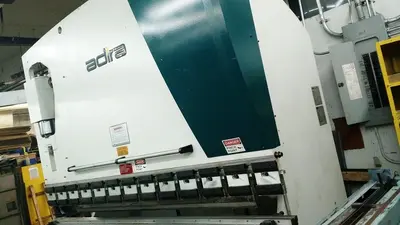 ADIRA MODEL QIHD-9025 90 TON X 8' CNC HYDRAULIC PRESS BRAKE