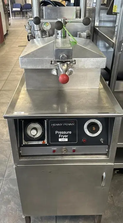 Used HENNY PENNY 600 Cookers / Coolers / Fryers | Surrey Food Equipment #436436