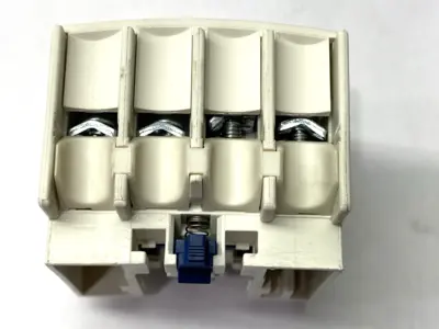Used Schneider Electric TeSys Deca Auxiliary Contact Block 2 NO + 2NC 690V 10A Contact Blocks Michigan US | Maverick Industrial Sales #1401807