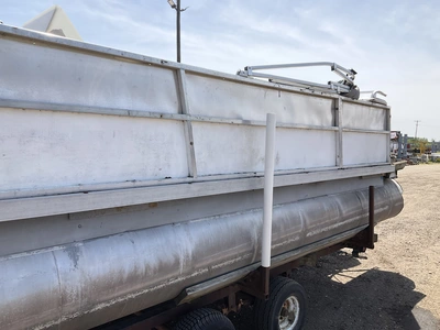 USED 1979 CREST 29-22