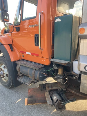 USED 2011 INTERNATIONAL SF647 6X4