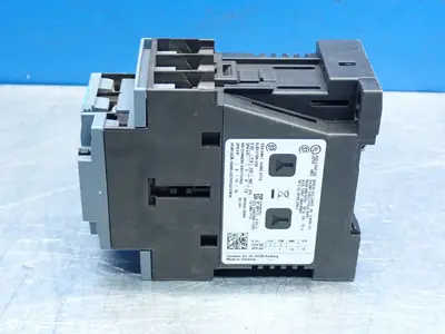 New | in-Stock SIEMENS 3RT20241BB40 PLC Contactors | HGR 24 #753982