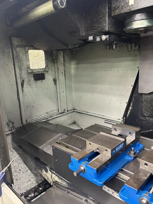 2013 DOOSAN DNM 400 Vertical Machining Centers | Tight Tolerance Machinery (3)