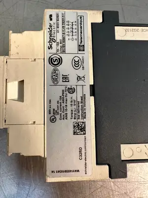 Schneider Electric Cad32BD Contactor Relay 24VDC (4.2.5)