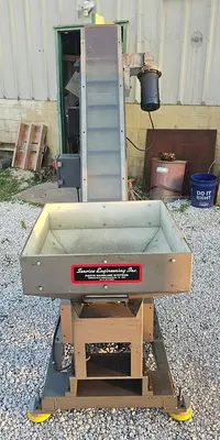 USED 2008 SERVICE ENGINEERING CO. INCLINE FEED CONVEYOR