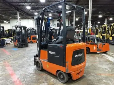 USED 2019 DOOSAN BC15S-5