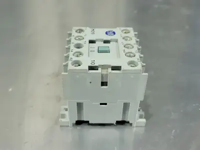 USED ALLEN-BRADLEY 100-M09NZ*3