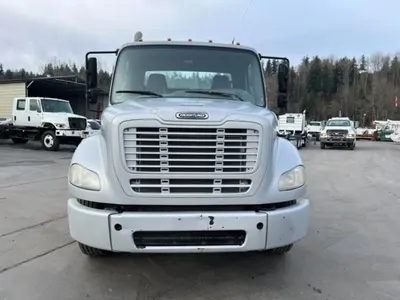 Used 2010 FREIGHTLINER BUSINESS CLASS M2112 Cab Chassis trucks Washington US | Puget Sound Truck Sales #1546504