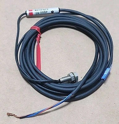 NEW KEYENCE EM-005P