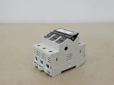 USED ALLEN BRADLEY 1492-FB3C30L