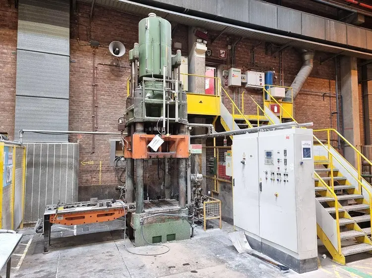 Used HL 450 TON 4 COLUMN PRESS Hydraulic Presses BE | Apt International N.V #362273