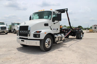 New | in-Stock 2027 MACK MD7 Rolloff Trucks Texas US | Roll Off Truck World #1491891