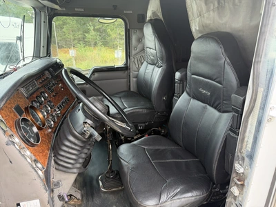 Used 2002 KENWORTH T800 TRUCK TRACTOR Conventional trucks Michigan US | Miedema Asset Management Group #1709451