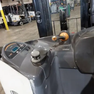 USED 2016 CROWN RR5725-45