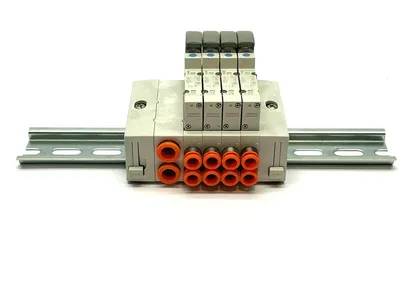 SS5Y3-45-04D-N7 | SMC  Stacking Manifold w/ SY3140-5WOZ Solenoids - Used