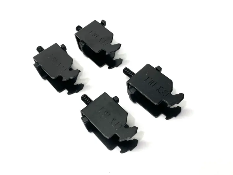 Used IGUS STRAIN RELIEF CLAMPS MISSING BOTTOM PLASTIC PIECE LOT OF 4 Cable & Wire Michigan US | Maverick Industrial Sales #1091712