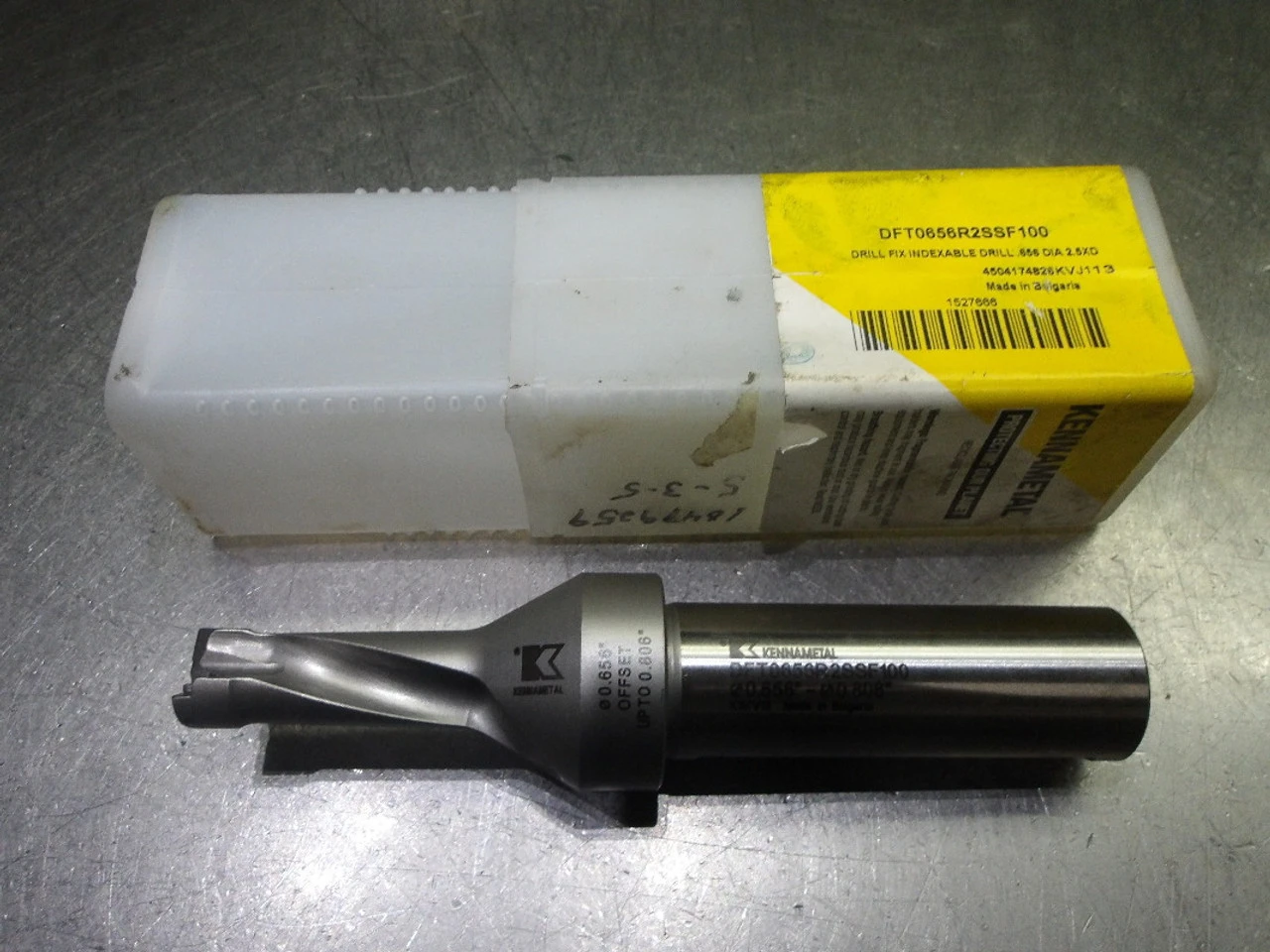 Kennametal 21/32" Coolant Thru Indexable Drill 1" Shank DFT0656R2SSF100 (LOC3571)