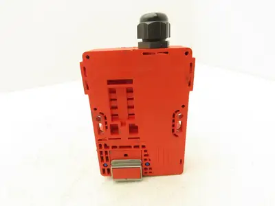 Allen Bradley 440G-T27175 Guardmaster Locking Safety Guard Switch 24V AC/DC