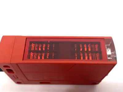 New | in-Stock Leuze Unpolarized Retro-refl. Photoelectric Sensor 50125752 Photoelectric Sensors Michigan US | Maverick Industrial Sales #1395068