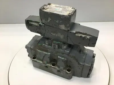 USED VICKERS DG4V36CWB10