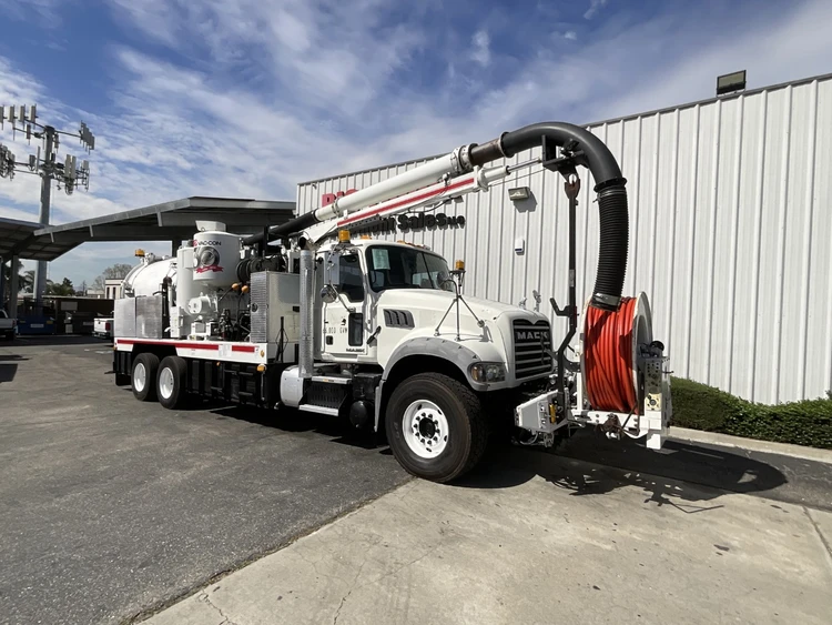 Used 2017 MACK GU713 Hydro Excavators California US | Big Truck & Equipment #1412222