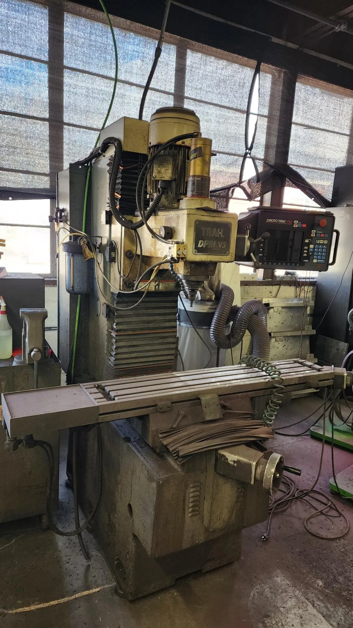 USED 2001 SOUTHWESTERN INDUSTRIES TRAK DPMV3