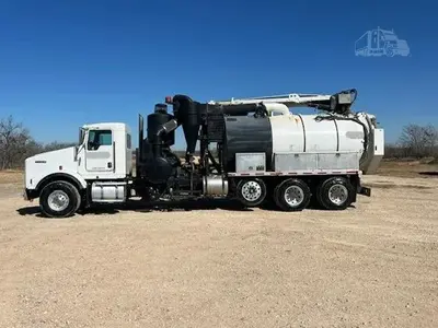 2011 KENWORTH T800 Industrial Vacuum Trucks | Crossford Machinery Group (1)
