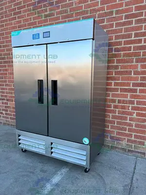 USED NORLAKE NSWDF492SSS/0A WHITE DIMOND SERIES DOUBLE DOOR FREEZER -20C, 49 CU. FT.