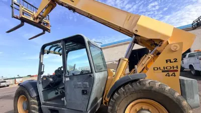 USED 2005 Gehl DL10H-44