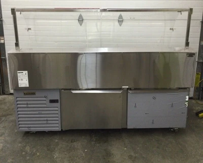 167-0268 Traulsen TD078HT1 Self Contained Seafood Service Cooler Case w/ Casters