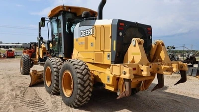 USED 2013 Deere 672GP