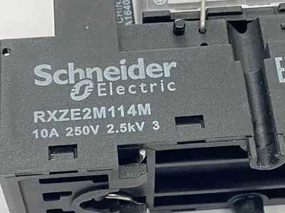 Used Schneider Electric RXM4AB2BD,RXZE2M114M,RXM040W Relays & Switches Michigan US | Maverick Industrial Sales #1401998